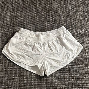 Lululemon Hotty Hot Short II *2.5"